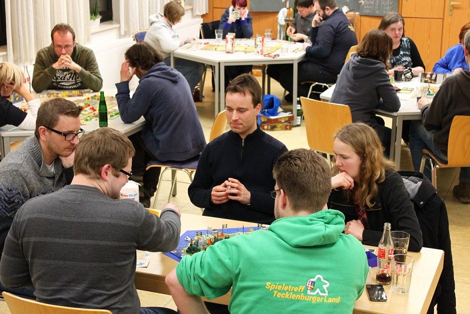 Würfel auf einem Spielbrett